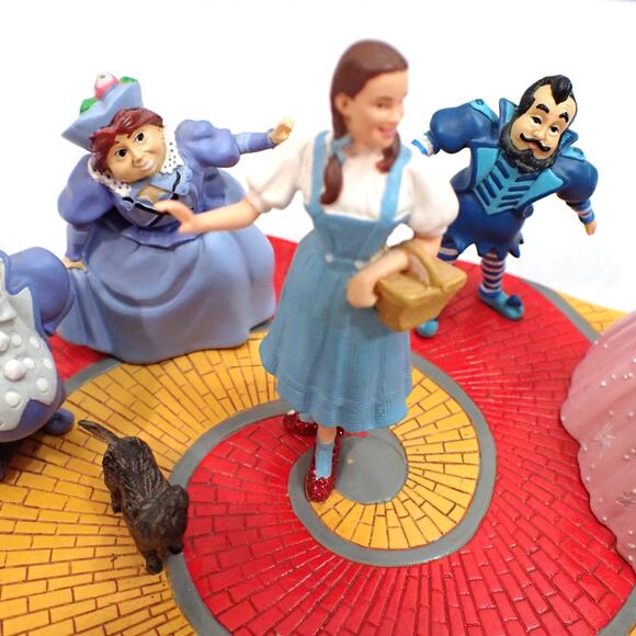 Wizard of Oz Dept 56 Follow the Yellow Brick Road Figurine w/Box 56.59360 - Picture 8 of 16